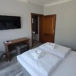 Bed & Breakfast Nad Rzeka 3*